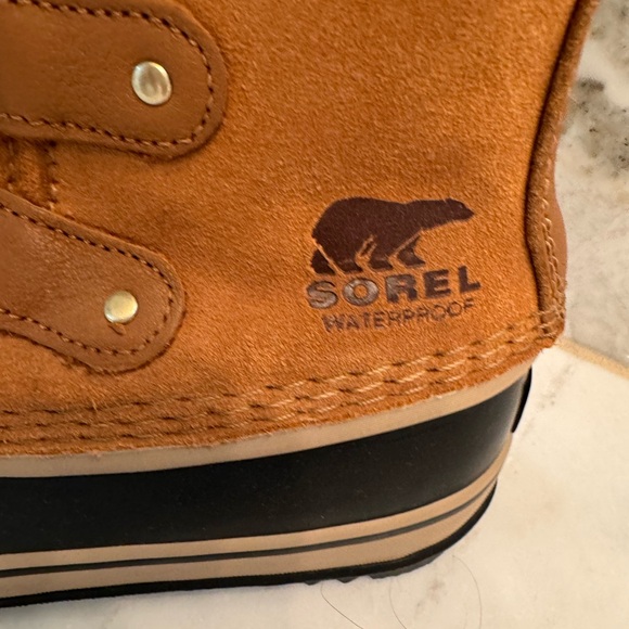 Sorel Size 7 Joan of Arctic WP Boots in Camel & Black with removable fur insert - Picture 5 of 7